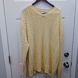 Classic Cable Knit Sweater in Cream